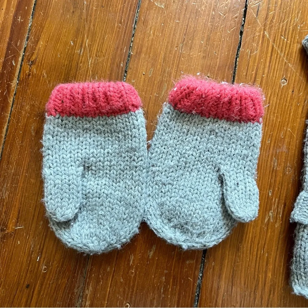 Mini Boden Kitty Hat and Mitten Set